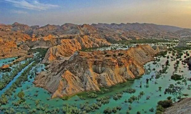 بحران در هرمزگان؛ بدنه سد گوران ترک برداشت، خطر سیل در انتظار مردم